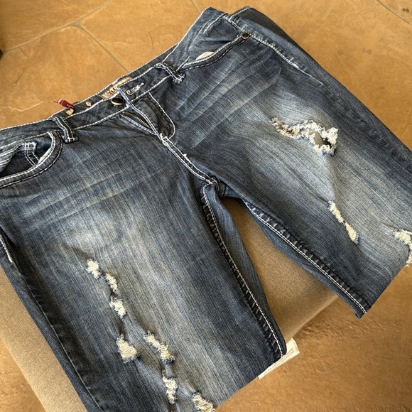 Distressed YMI Blue Jeans for Women With Black Button Detail - Picture 4 of 5